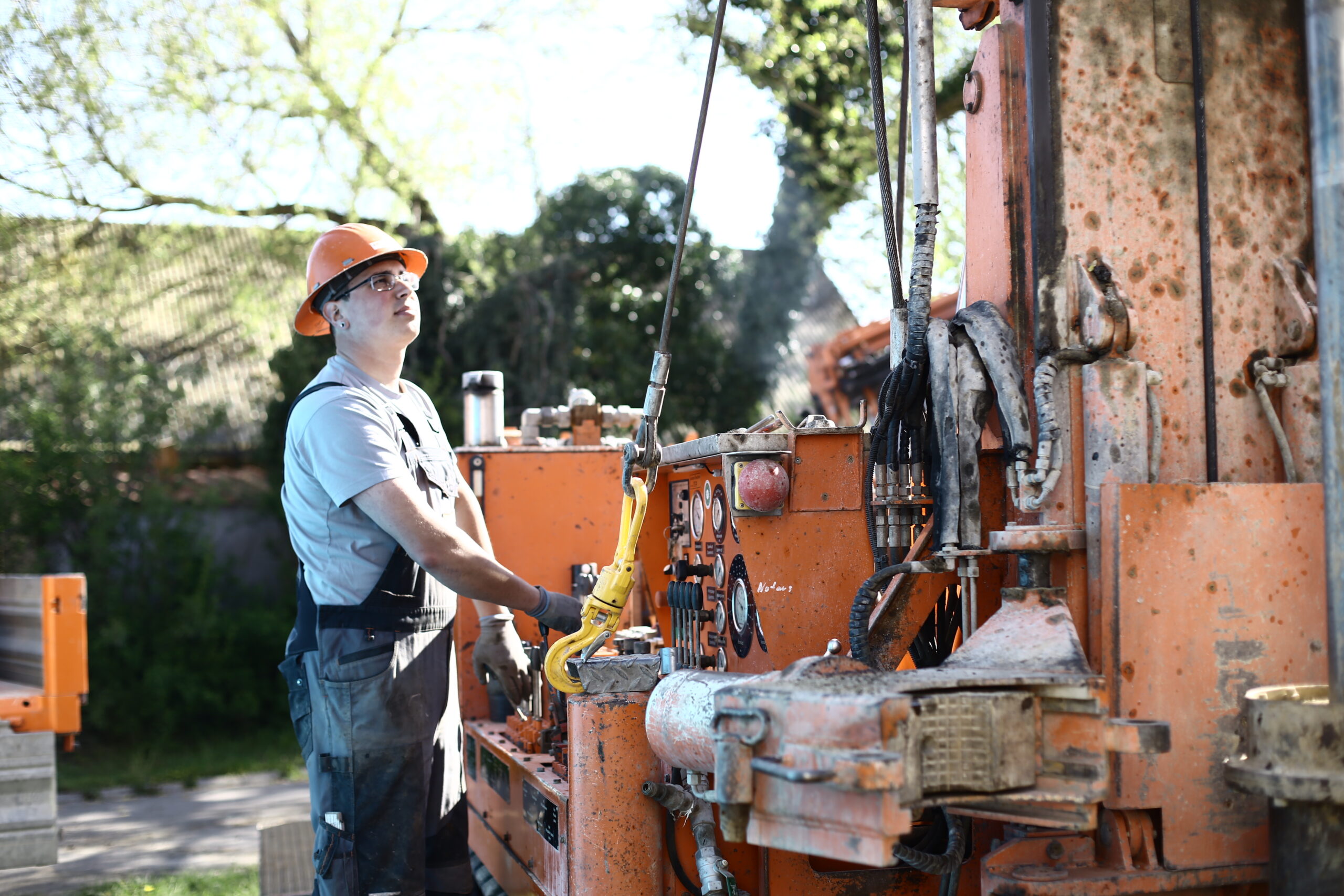 Mitarbeiter an Maschine Mitarbeiter an Maschine